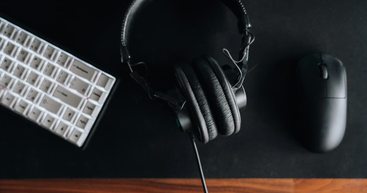 MelGeek Lança Série Centauri com Tela OLED Integrada e Tecnologia Avançada de Interruptores Magnéticos