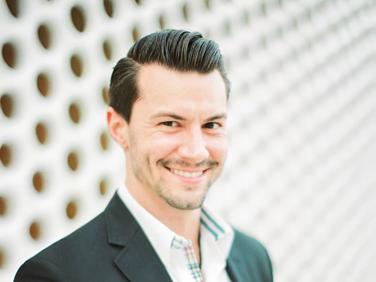 Justin Nimergood Conquista Dupla Honraria no Primeiro Gala de Prêmios da Epique Realty