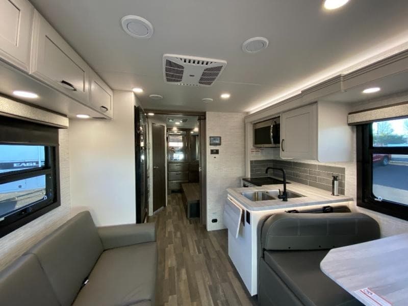Fretz RV Expande Estoque de Fifth Wheels e Motorhomes em Superloja da Pensilvânia