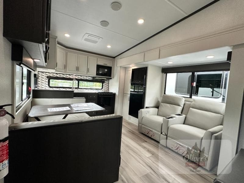 Oliver's Campers Expande Estoque de RVs Usados em Norwich, Oferecendo Mais Opções para Compradores Econômicos
