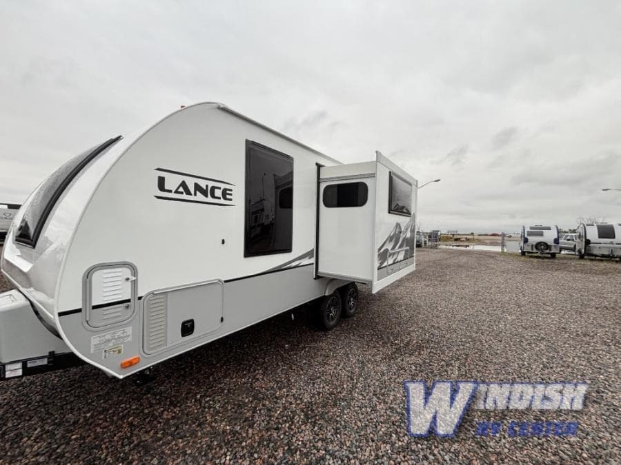 Windish RV Center Expande Estoque de Trailers Lance em Colorado