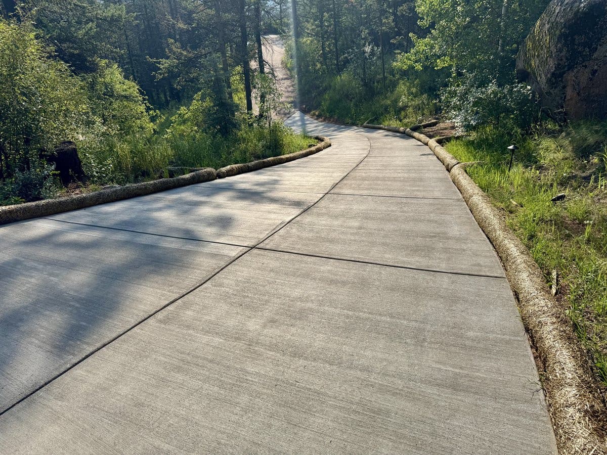 Springs Concrete Constrói Reputação como Principal Contratante de Entradas de Garagem em Colorado Springs Através da Qualidade e Preços Acessíveis