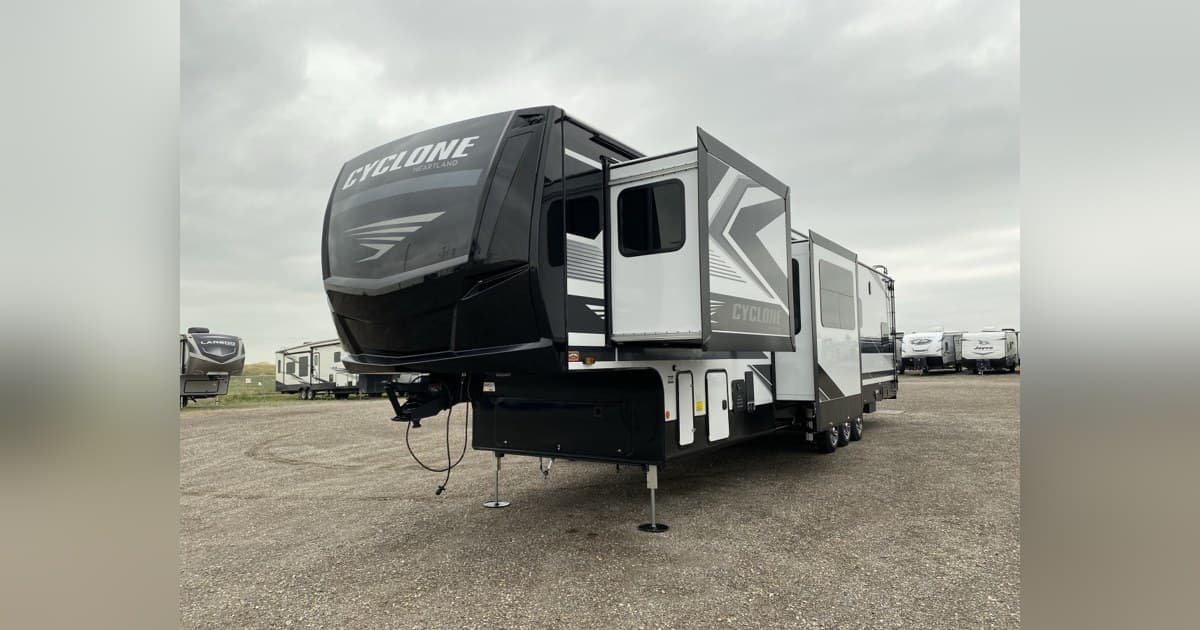 Allan Dale RV's & Trailers amplia seu inventário em Alberta com os Toy Haulers e Trailers de Viagem Heartland Cyclone 2027