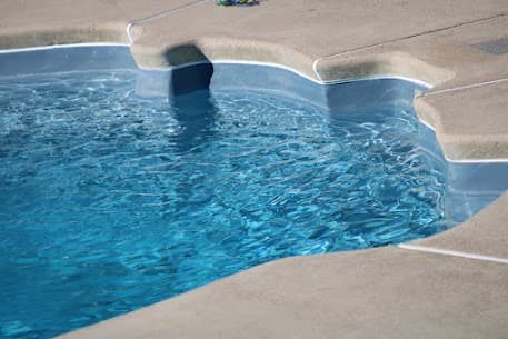Piscinas de Fibra de Vidro Ganham Popularidade em Oklahoma Devido à Adaptabilidade Climática e Baixa Manutenção