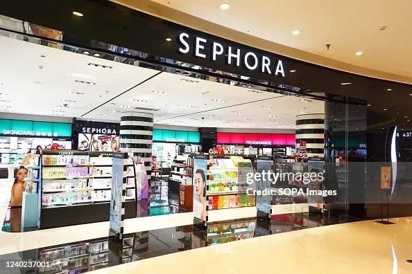 Sephora Amplia o Acesso Global à Beleza Através de Ofertas Internacionais de Produtos