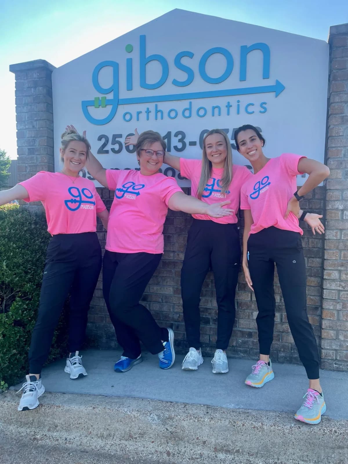 Gibson Orthodontics em Harvest, AL Oferece Soluções Abrangentes de Aparelhos Ortodônticos para Todas as Idades