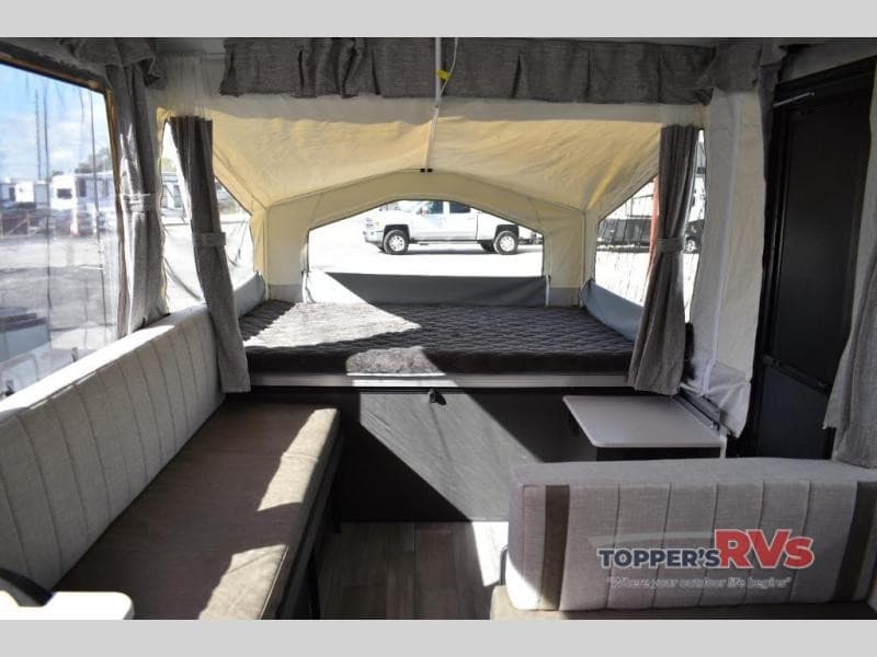 Topper's RV Relata Disponibilidade Constante de Trailers Pop-Up no Texas