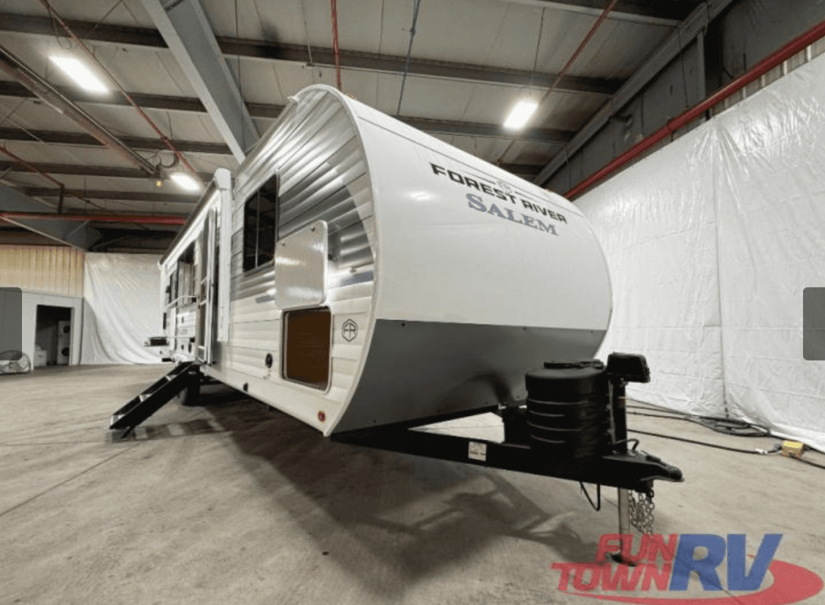 Larry's RV LLC Amplia Acesso à Propriedade de RVs com Financiamento Nacional e Preços Transparentes