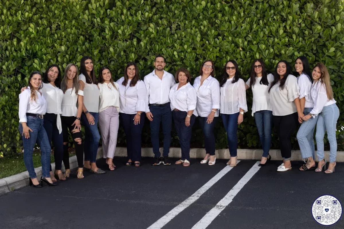 Clínica Dentária A1 Care de Miami Destaca Odontologia Familiar com 20 Anos de Tradição