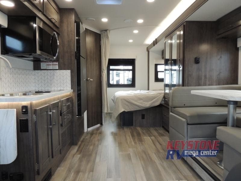 Keystone RV Center Relata Disponibilidade Atualizada de Motorhomes Classe C em Instalação em Greencastle