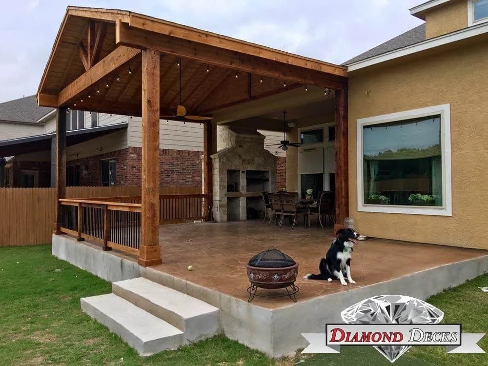 Diamond Decks Oferece Deck Composto Personalizado em San Antonio Desde 2015