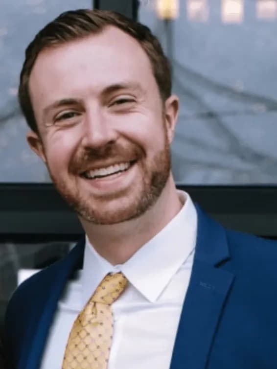 Dr. Cullen Doyle inaugura três consultórios de ortodontia no sudoeste da Pensilvânia