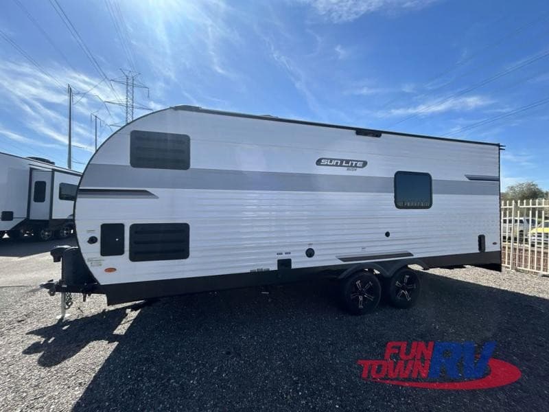 Larry's RV LLC Expande Estoque de Toy Haulers e Trailers para Acampamento em Michigan