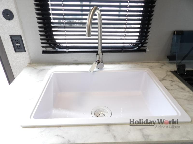 Holiday World of Katy Expande Estoque de RVs Usados para Compradores da Área de Houston