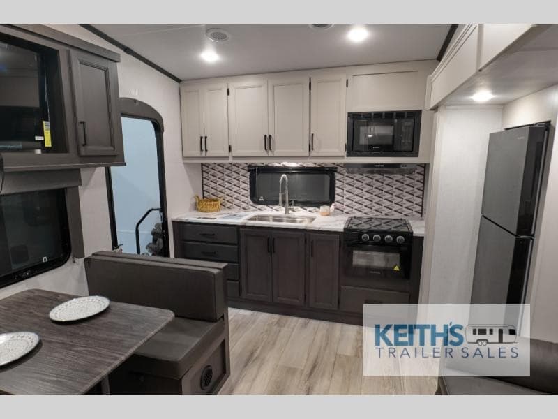 Keith's Trailer Sales Atualiza Estoque com Trailers de Viagem Viking e Keystone em Ontário