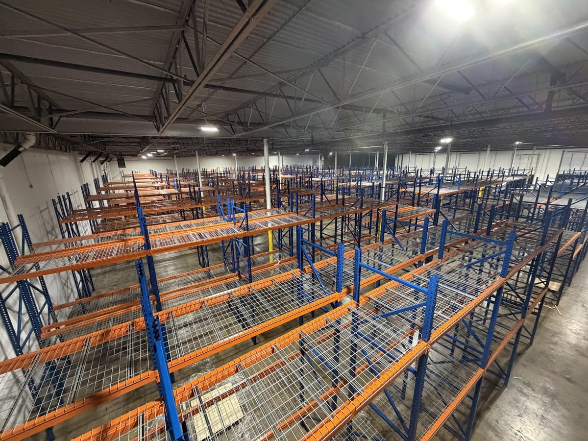 Quantum Warehouse Solutions Amplia Portfólio de Serviços com Instalação e Reparo Completo de Estantes