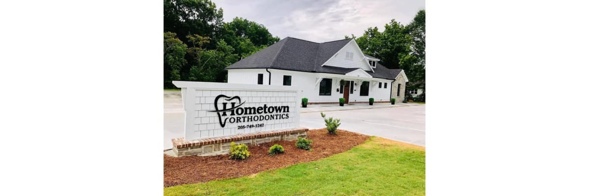Hometown Orthodontics Expande Ofertas de Invisalign para Atender Famílias Próximas a Pinson, Alabama