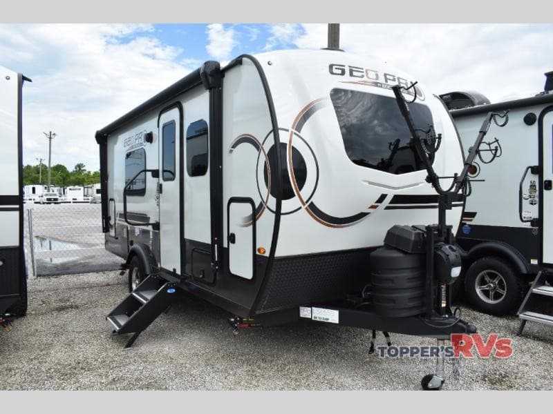 Topper's RV Expande Pátio de Vendas de Trailers e Serviços para Compradores da Área de Houston