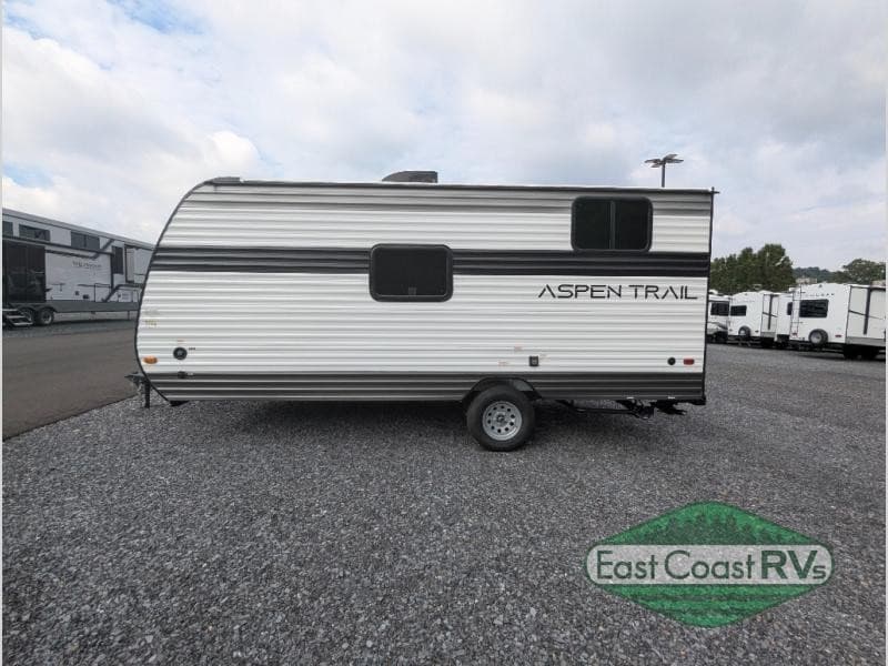 East Coast RV Atualiza Estoque em Bedford, PA, com Foco em Trailers de Viagem e Tendências Regionais de Compradores