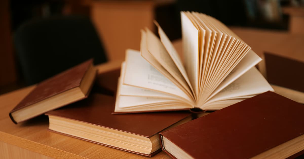 Autor Best-Seller Eric Madeen Oferece Download Gratuito do Ebook 'Massage World' para a Época de Festas