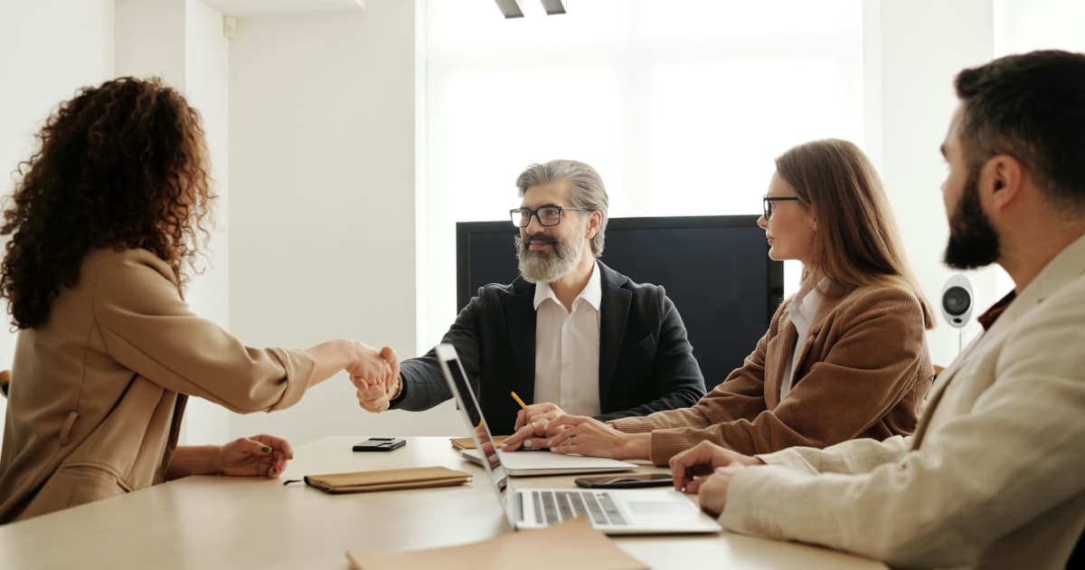 Guia Salarial de ERP 2025 Revela Dinâmicas de Mercado em Mudança e Tendências de Contratação