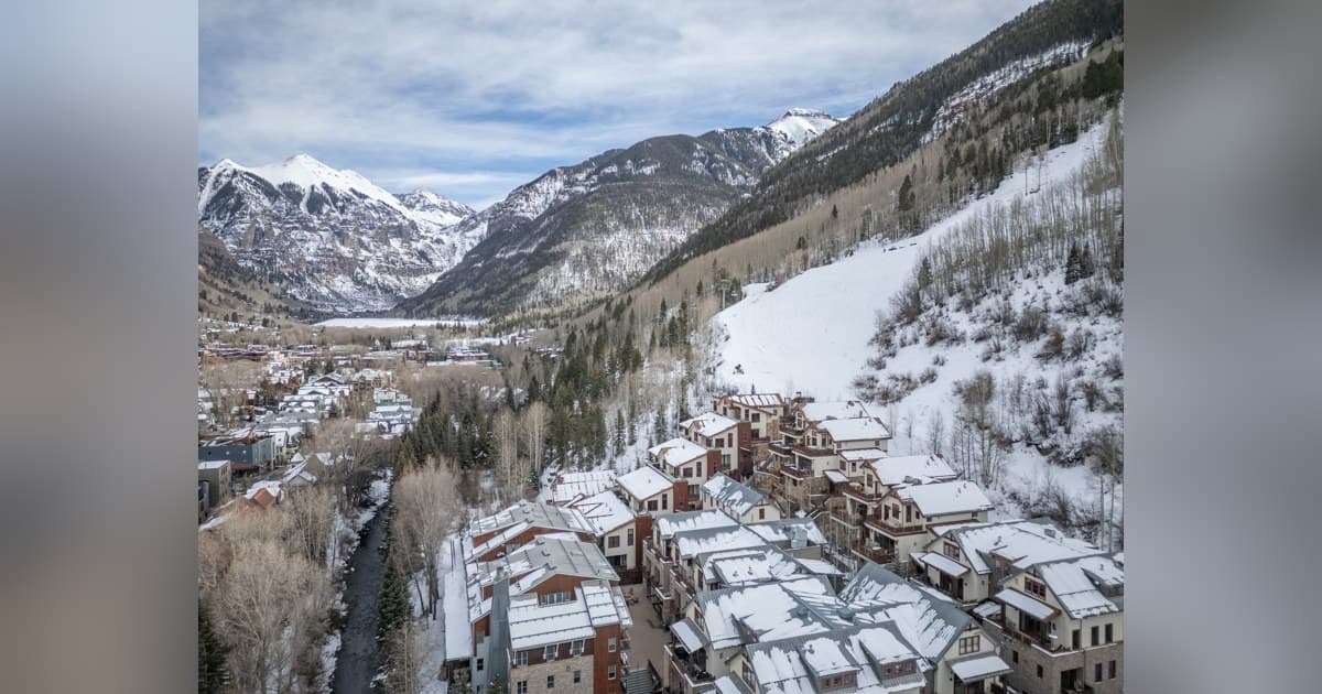 Cobertura em Telluride no Element 52 é listada por US$ 8,1 milhões, combinando acesso a esqui e vida com serviços completos