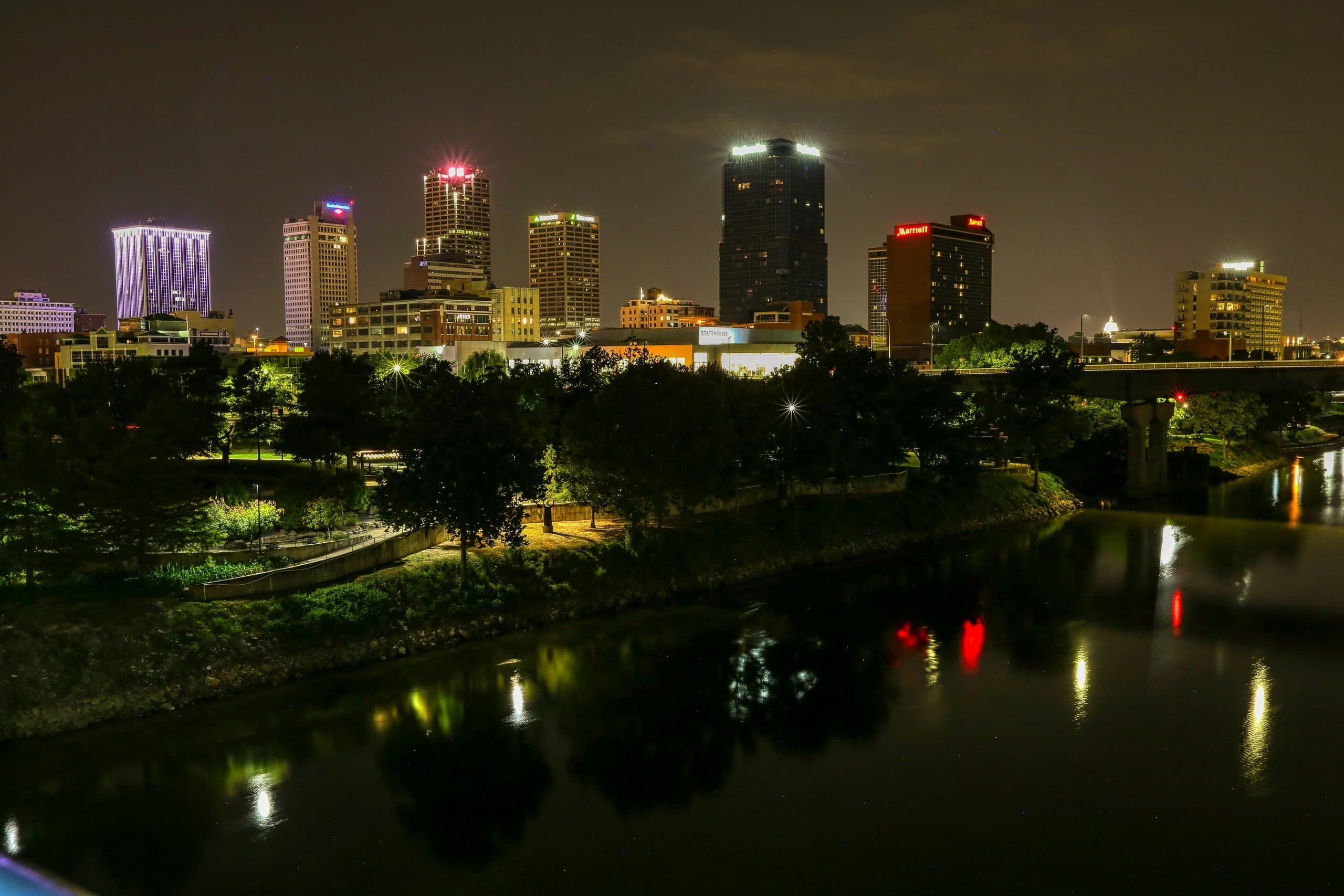 Mercado Imobiliário Estável de Little Rock Oferece Previsibilidade em Meio à Volatilidade Costeira