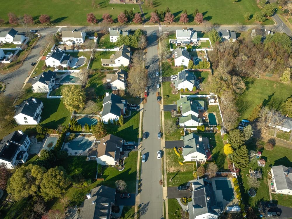Mercado Imobiliário do Norte de Nova Jersey Mostra Forte Divergência Entre Cidades