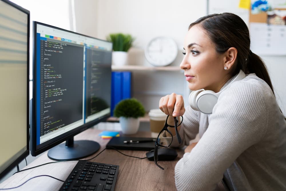 HOAs Autogeridas Enfrentam Lacunas Estruturais no Mercado de Software Empresarial