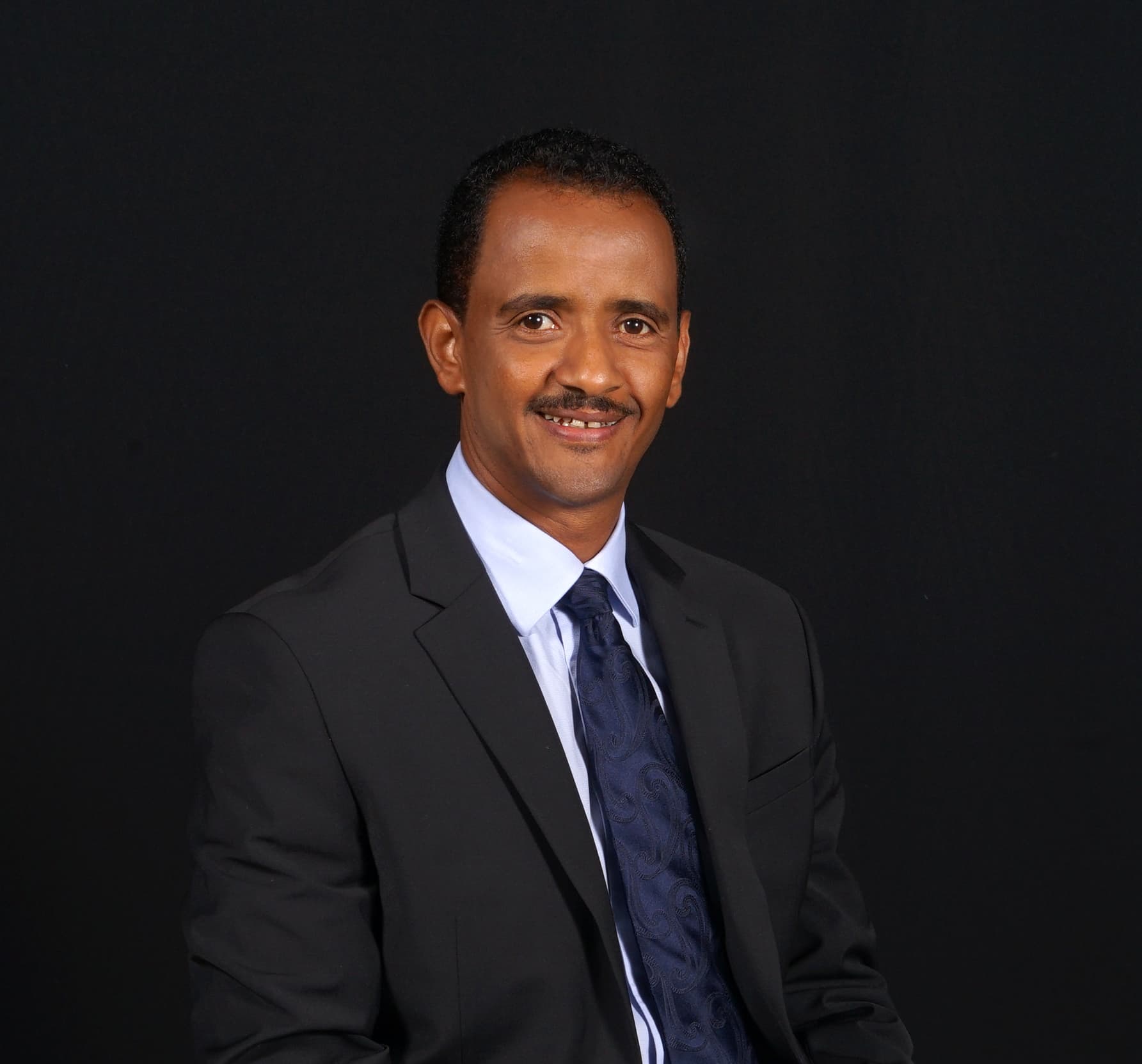 Medicamento Comum para Enxaqueca Mostra Potencial na Redução do Risco de AVC em Mulheres