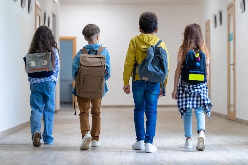Especialista oferece dicas para ajudar crianças a lidar com a ansiedade de volta às aulas