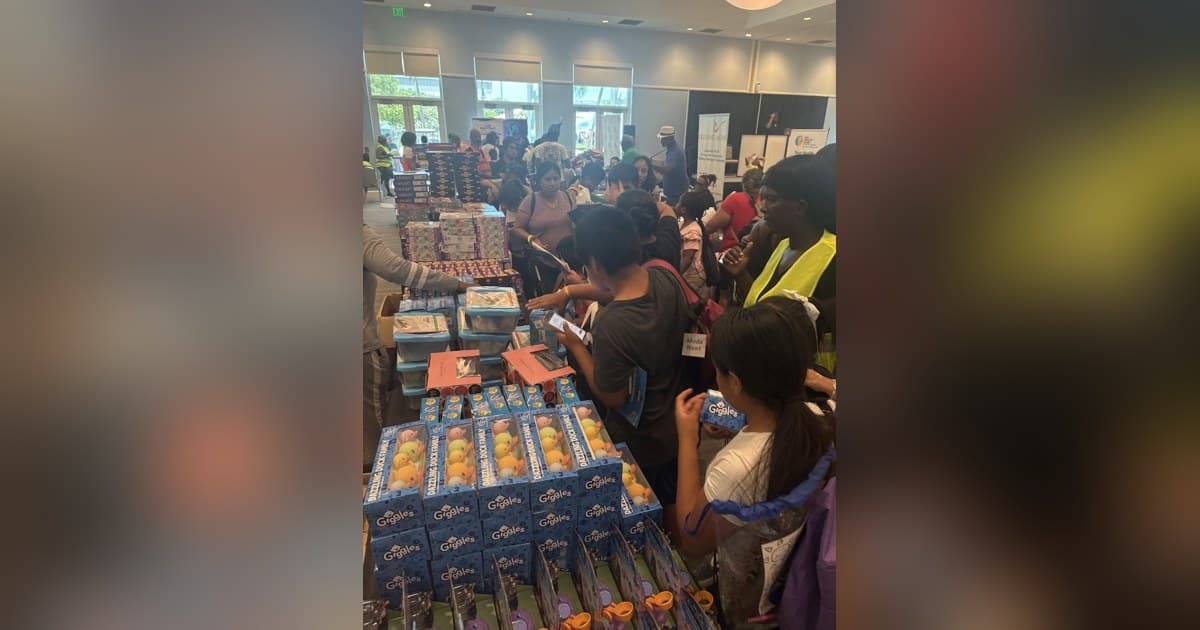 Marine Toys for Tots Destaca Apoio Durante Todo o Ano a Crianças em Situação de Pobreza Antes do Dia Nacional de Combate à Pobreza Infantil