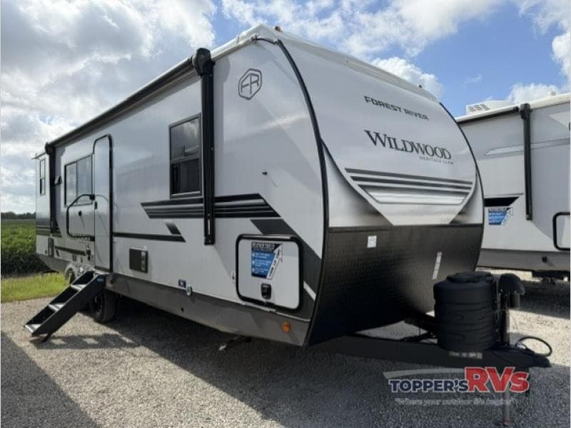 Topper's RVs Expande Estoque de Trailers Heritage Glen com Novos Trailers Leves