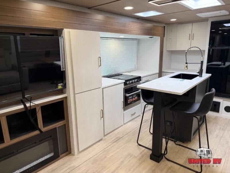 United RV Centers Expande Inventário de Trailers Reboques e Serviços em Chatsworth