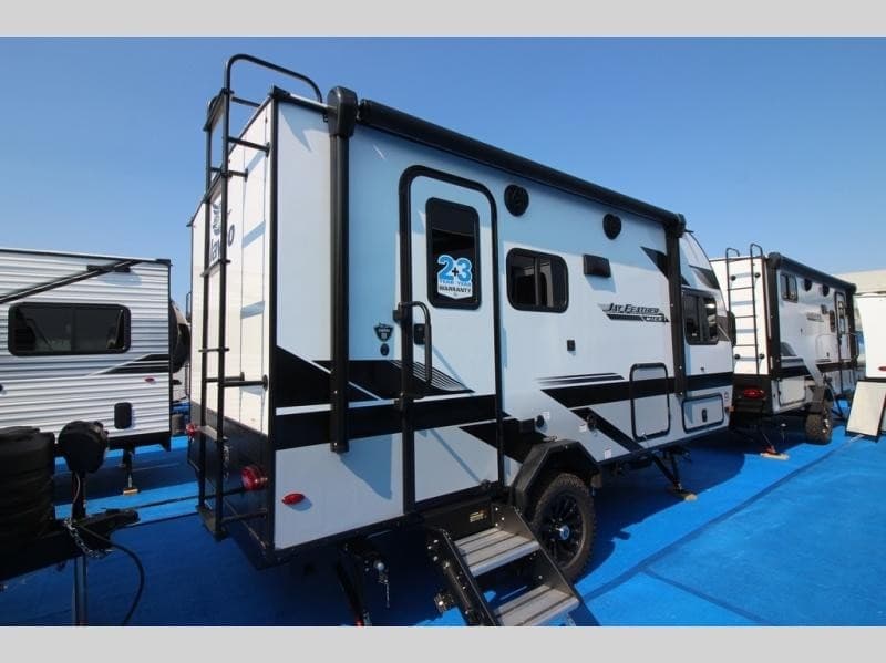 Pete's RV Center Expande Seleção de Trailers Usados e Opções de Financiamento em Rede Multi-Estadual