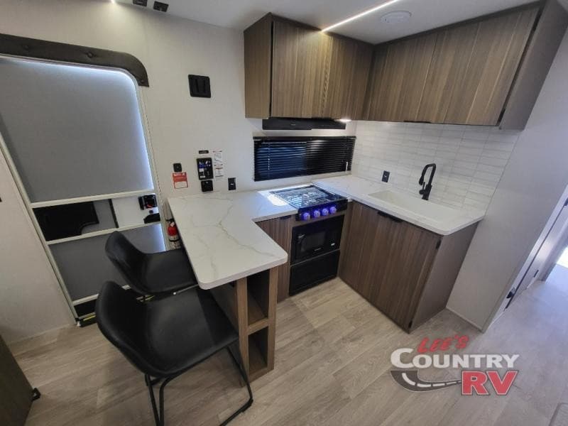 Lee’s Country RV Expande Inventário e Serviços de Trailers Reboque em Batesville, Indiana