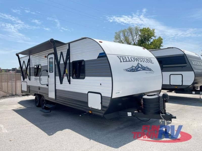 Larry's RV LLC Expande Serviços de Reparo e Manutenção de Trailers em Jackson, Michigan