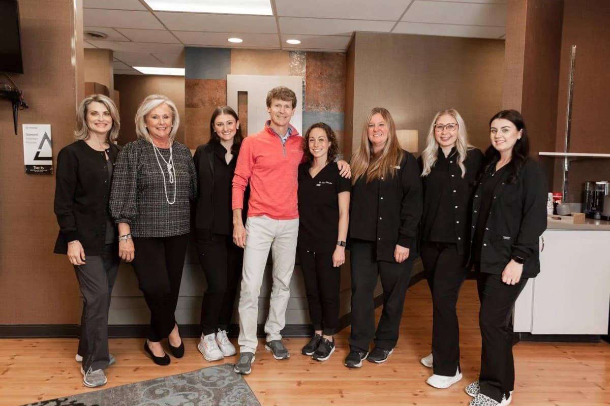 Grupo Ortodôntico Lucas Expande Foco em Invisalign para Famílias em Nashville