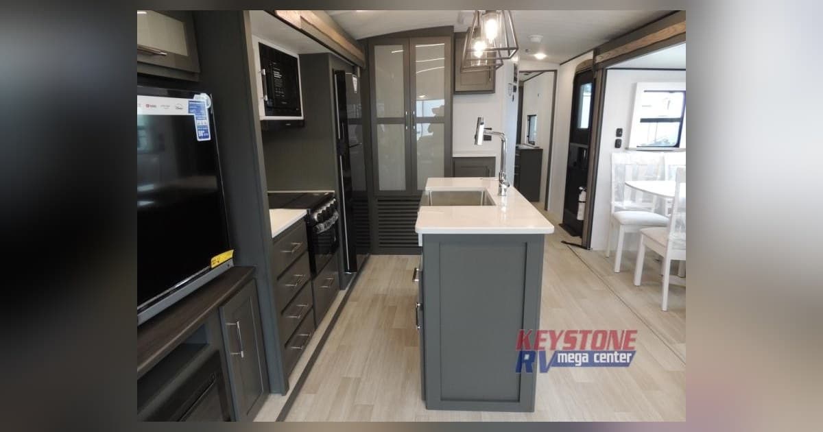 Keystone RV Center Atualiza Estoque 2026 com Preços de Liquidação em 100 RVs
