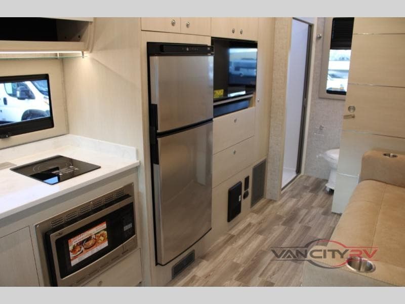 Van City RV Expande Estoque de Chinook e Roadtrek em Quatro Estados