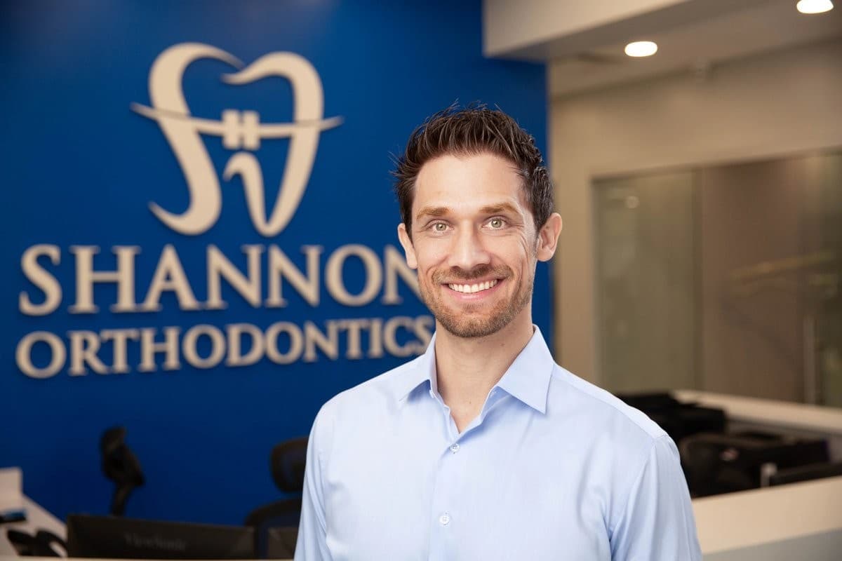 Shannon Orthodontics Destaca Opções de Braquetes e Invisalign para Pacientes em Kissimmee