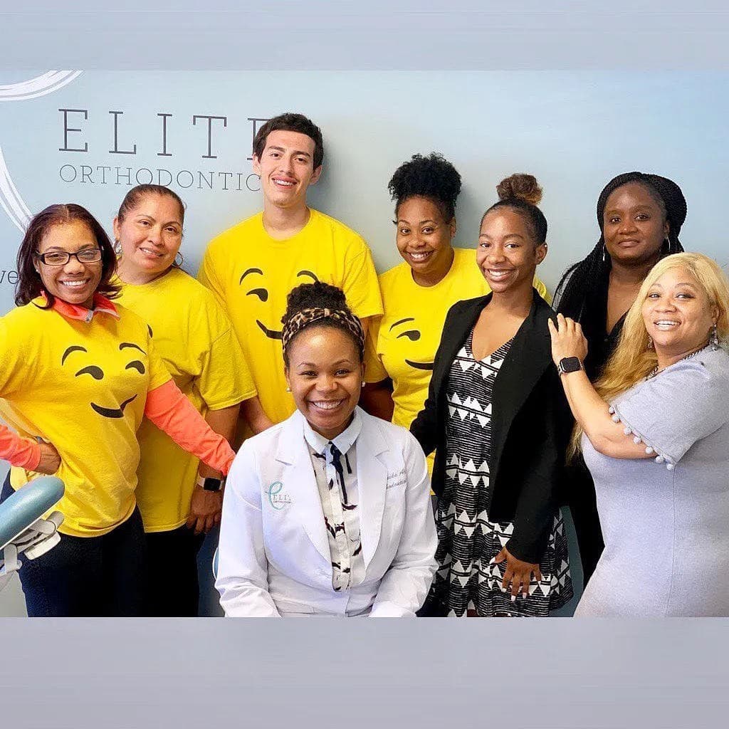 Elite Orthodontics Expande Escritório em Bowie com Serviços de Clareamento Dental