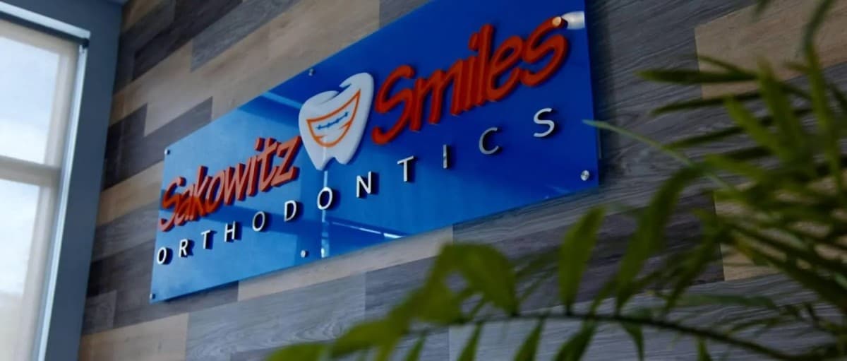Sakowitz Smiles Orthodontics Combina Tecnologia Avançada e Especialização em Ortodontia Pediátrica para Transformar o Tratamento Ortodôntico