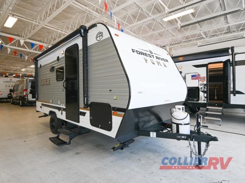 Collier RV Expande Inventário e Serviços para Compradores de RV em Illinois