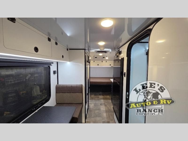 Lee's Auto & RV Ranch expande estoque de RVs e serviços de troca em Ellington