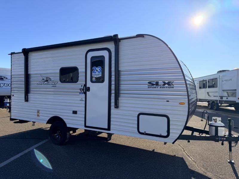 Hilltop Camper & RV atualiza agendamento de serviços e coordenação de peças em quatro unidades em Minnesota