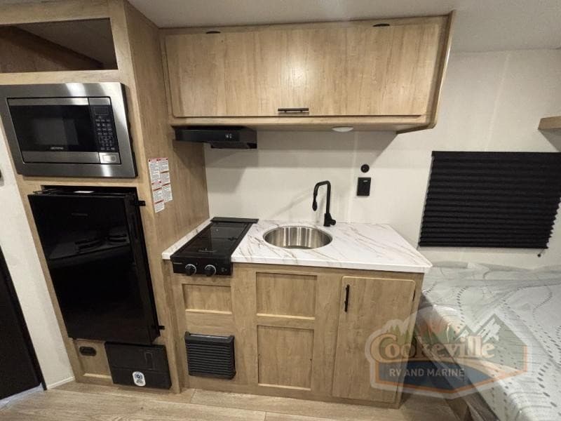Cookeville RV and Marine Expande Inventário com Novo Trailer de Viagem Grey Wolf para Famílias
