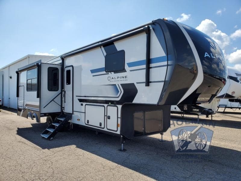 Holman RV Expande Estoque em Batavia, Ohio, Incluindo Modelos Keystone Avalanche