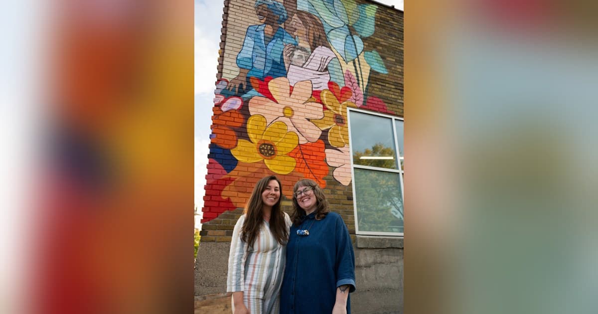 hope&plum Revela Mosaico Público que Celebra Mulheres e Comunidade em St. Paul