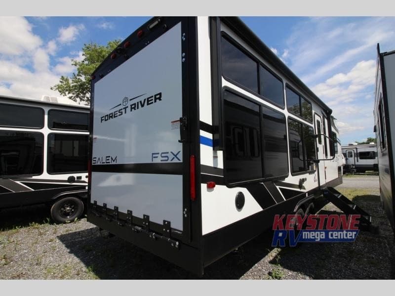 Loja de RVs na Pensilvânia Expande Inventário e Departamento de Peças